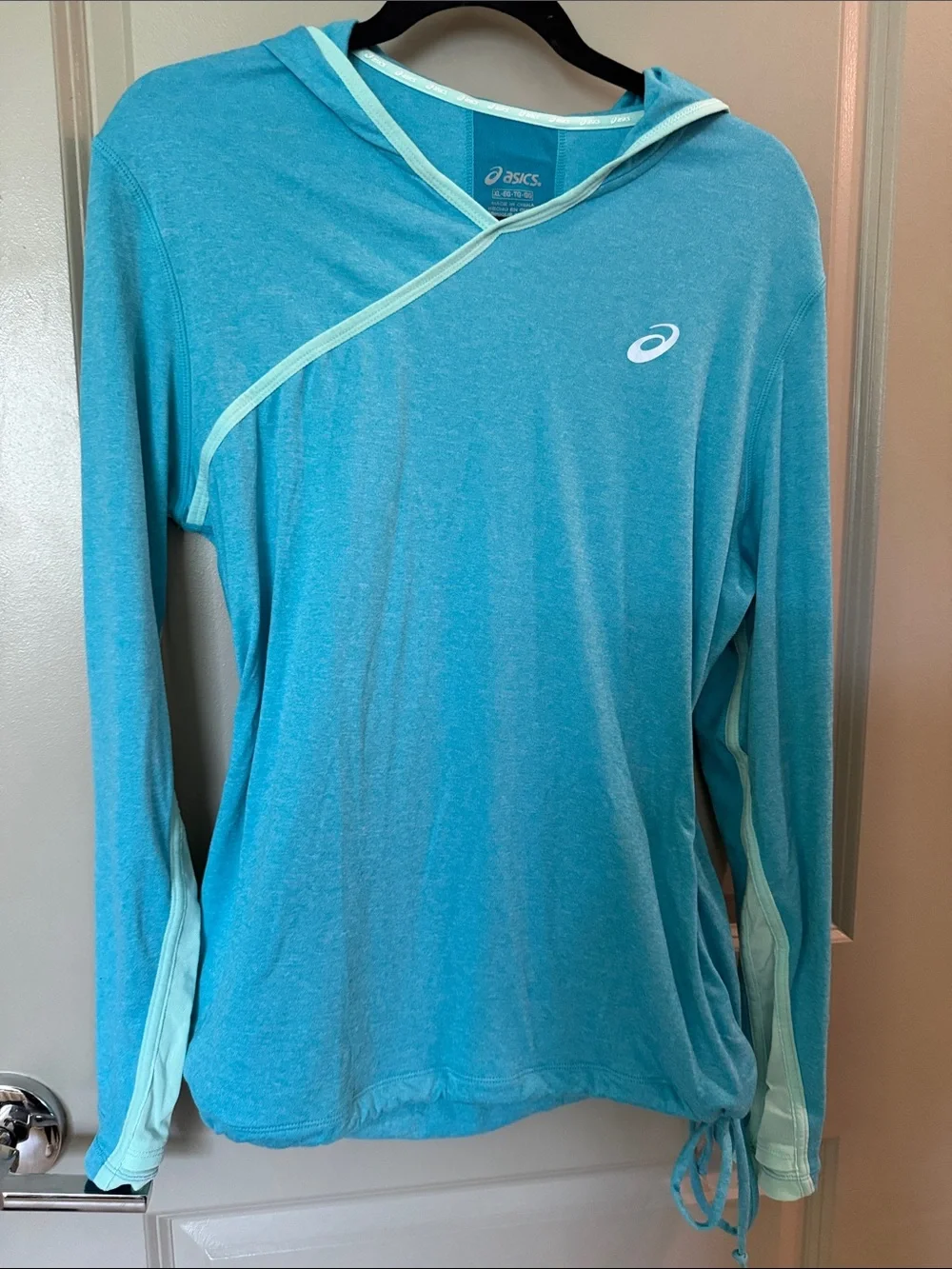 Asics Women's Aqua Hooded activewear top XL with Contrast Trim